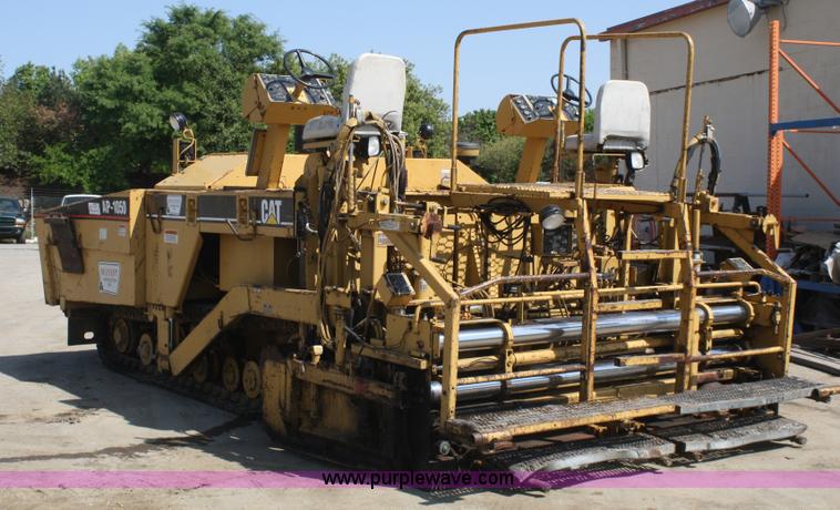 image for item B6532 1991 Caterpillar AP1050 paver