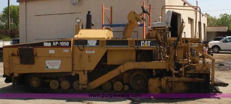 image for item B6532 1991 Caterpillar AP1050 paver