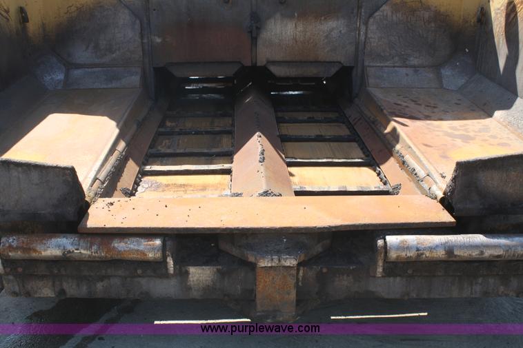 image for item B6532 1991 Caterpillar AP1050 paver