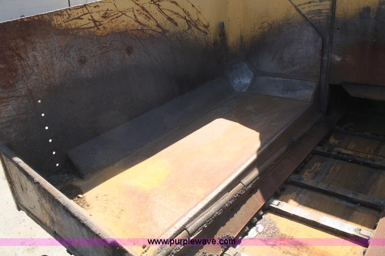 image for item B6532 1991 Caterpillar AP1050 paver