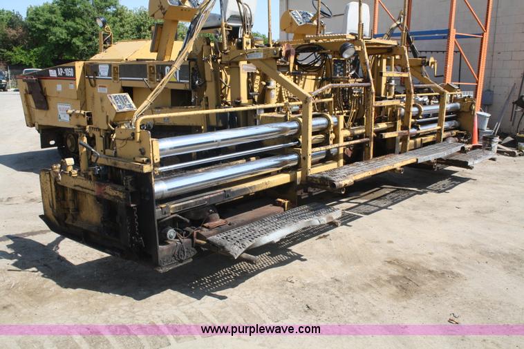 image for item B6532 1991 Caterpillar AP1050 paver