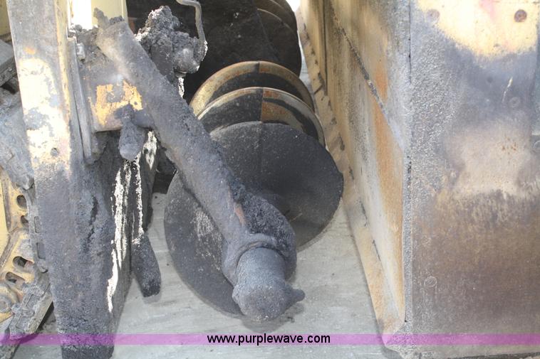 image for item B6532 1991 Caterpillar AP1050 paver