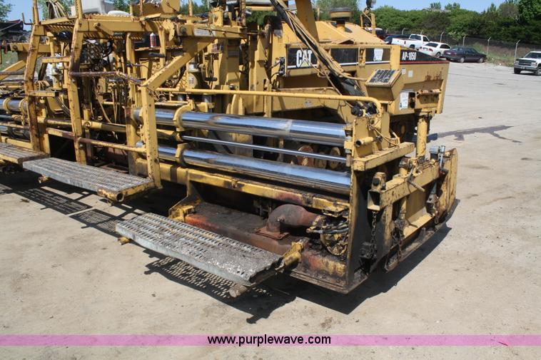 image for item B6532 1991 Caterpillar AP1050 paver
