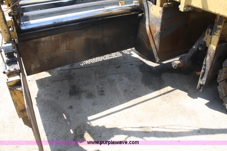 image for item B6532 1991 Caterpillar AP1050 paver
