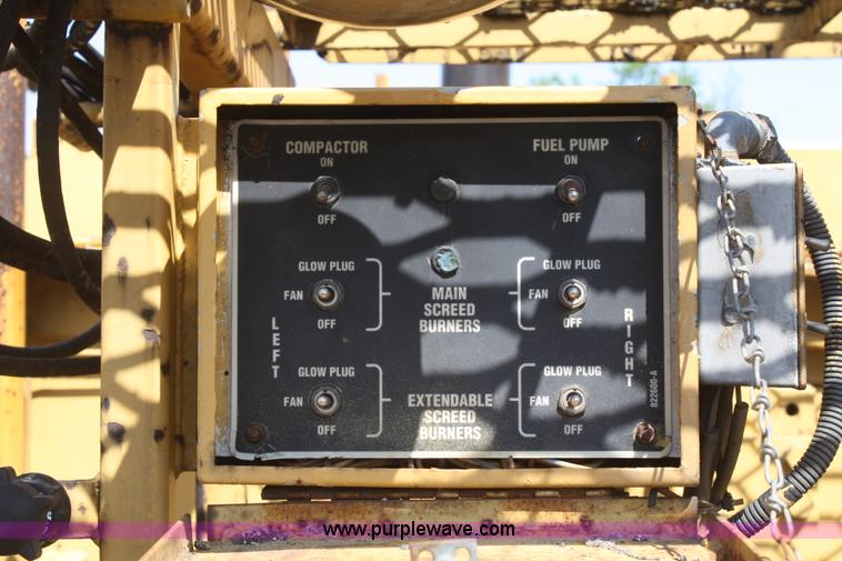 image for item B6532 1991 Caterpillar AP1050 paver