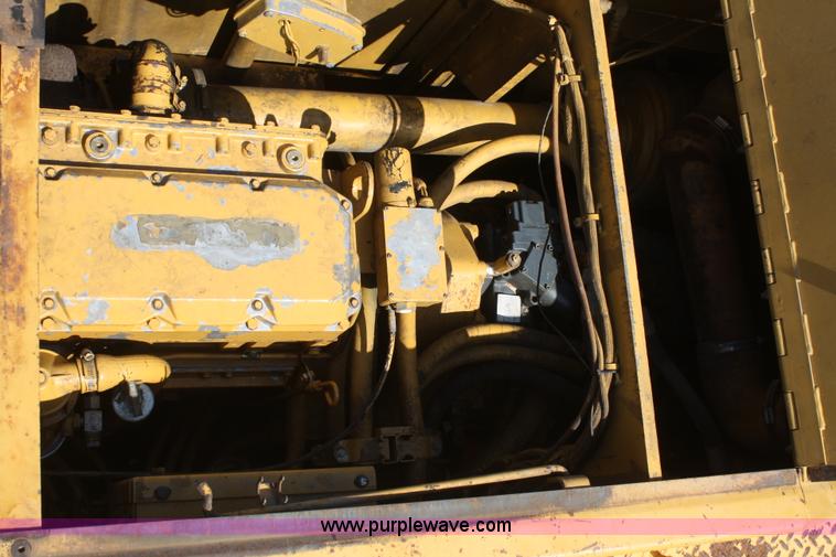 image for item B6532 1991 Caterpillar AP1050 paver