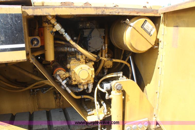 image for item B6532 1991 Caterpillar AP1050 paver