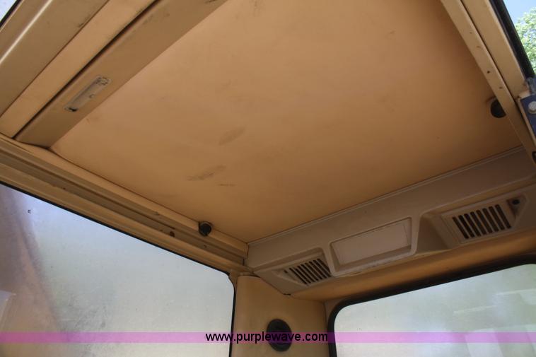 image for item B6572 1994 Caterpillar 350L excavator