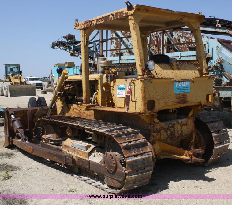 image for item B6585 1975 Caterpillar D5 dozer