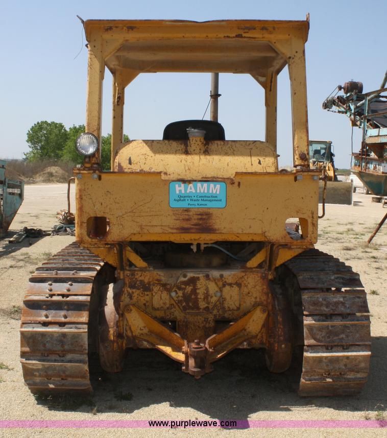 image for item B6585 1975 Caterpillar D5 dozer