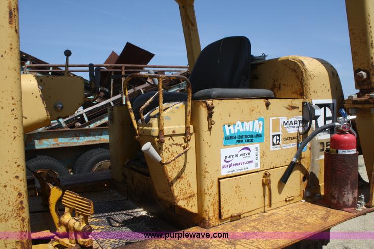 image for item B6585 1975 Caterpillar D5 dozer