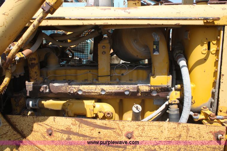 image for item B6585 1975 Caterpillar D5 dozer