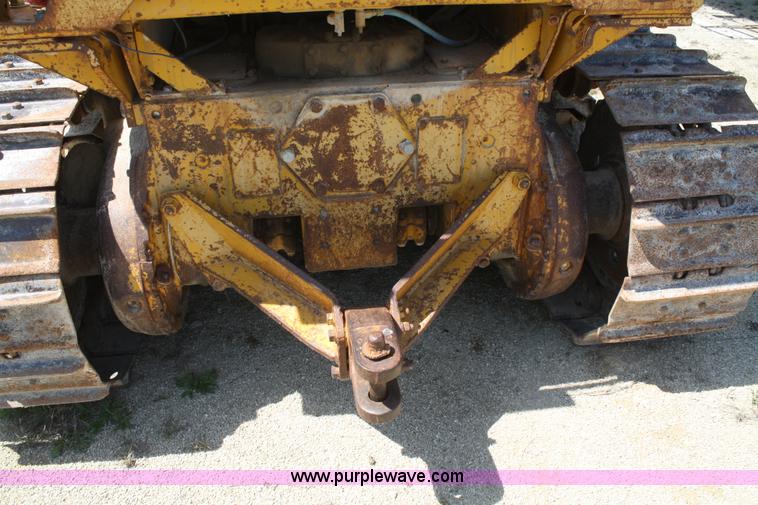 image for item B6585 1975 Caterpillar D5 dozer