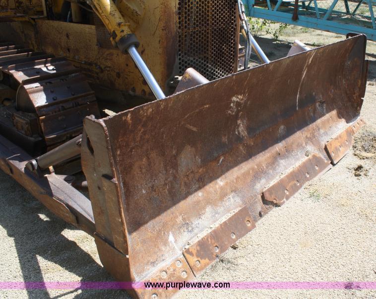 image for item B6585 1975 Caterpillar D5 dozer