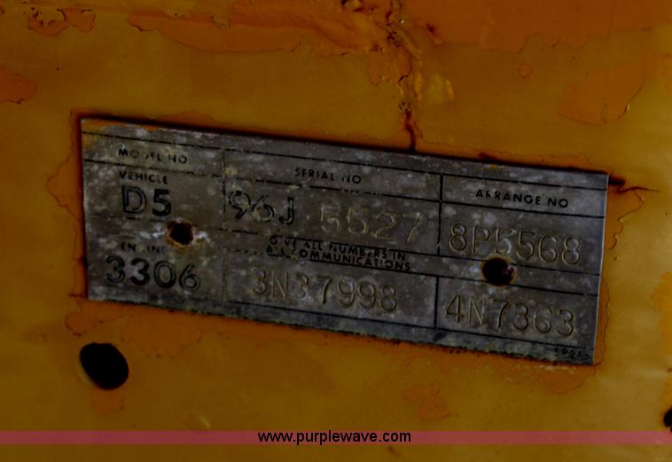 image for item B6585 1975 Caterpillar D5 dozer