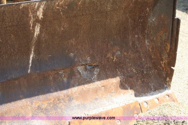 image for item B6585 1975 Caterpillar D5 dozer