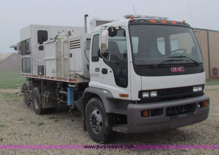 image for item B7225 2006 GMC T8500 paint striper truck