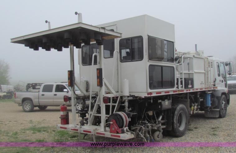 image for item B7225 2006 GMC T8500 paint striper truck