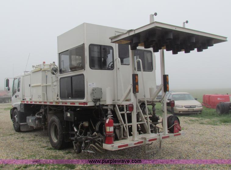 image for item B7225 2006 GMC T8500 paint striper truck