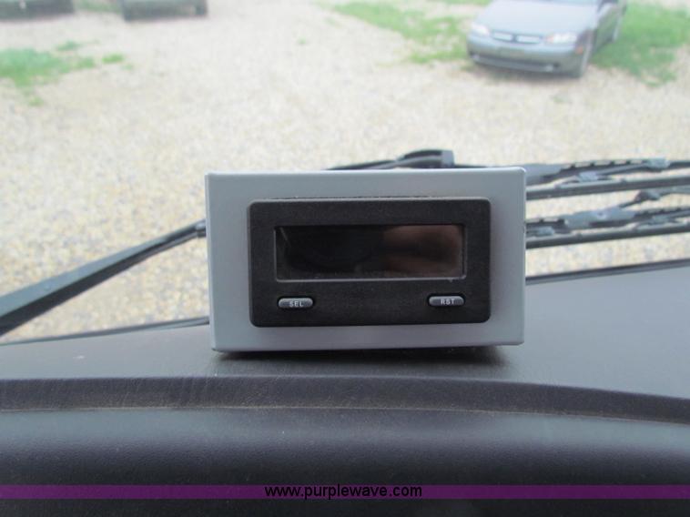 image for item B7225 2006 GMC T8500 paint striper truck