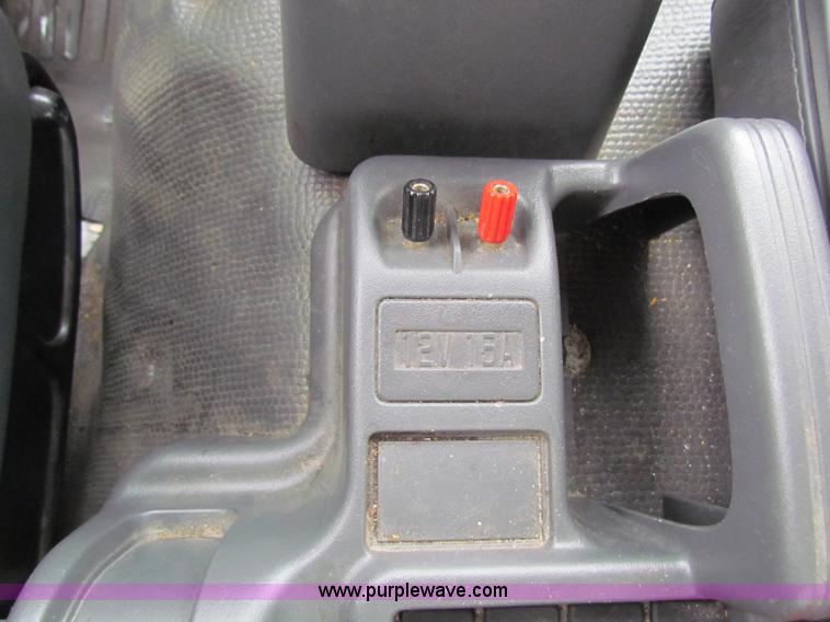 image for item B7225 2006 GMC T8500 paint striper truck