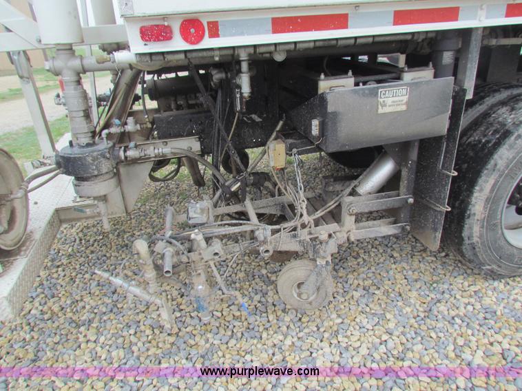 image for item B7225 2006 GMC T8500 paint striper truck