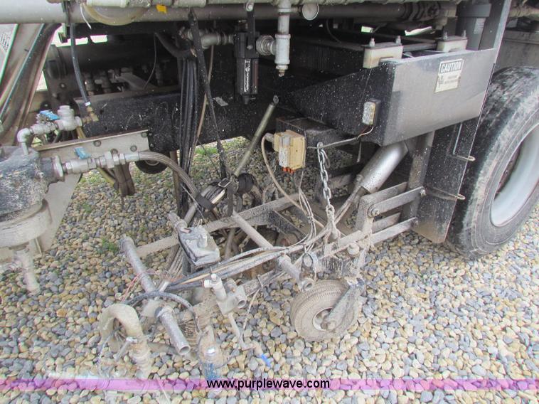 image for item B7225 2006 GMC T8500 paint striper truck