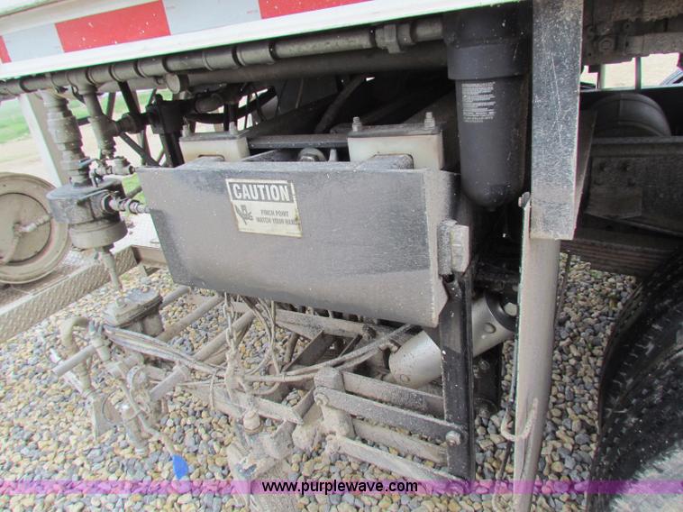 image for item B7225 2006 GMC T8500 paint striper truck