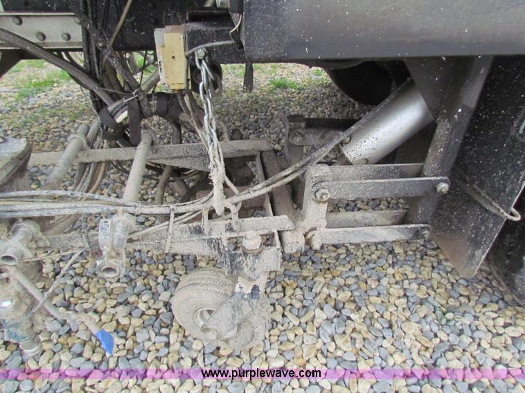 image for item B7225 2006 GMC T8500 paint striper truck