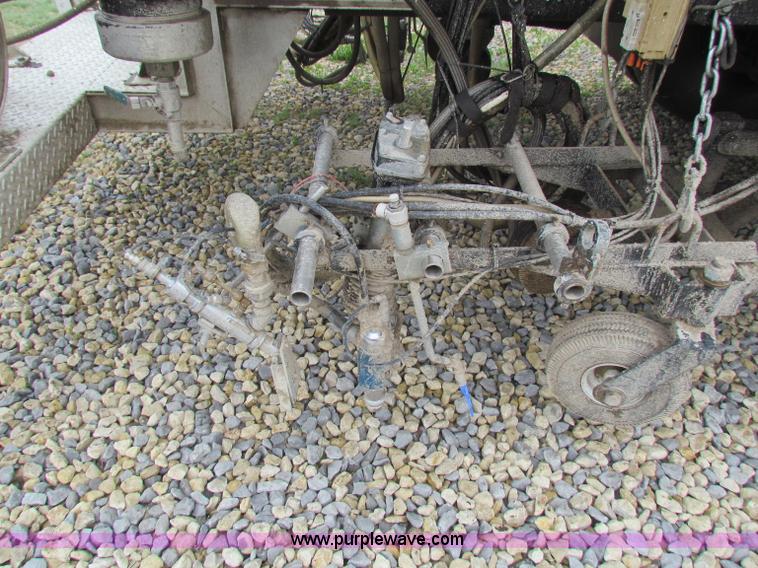 image for item B7225 2006 GMC T8500 paint striper truck