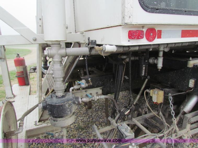 image for item B7225 2006 GMC T8500 paint striper truck