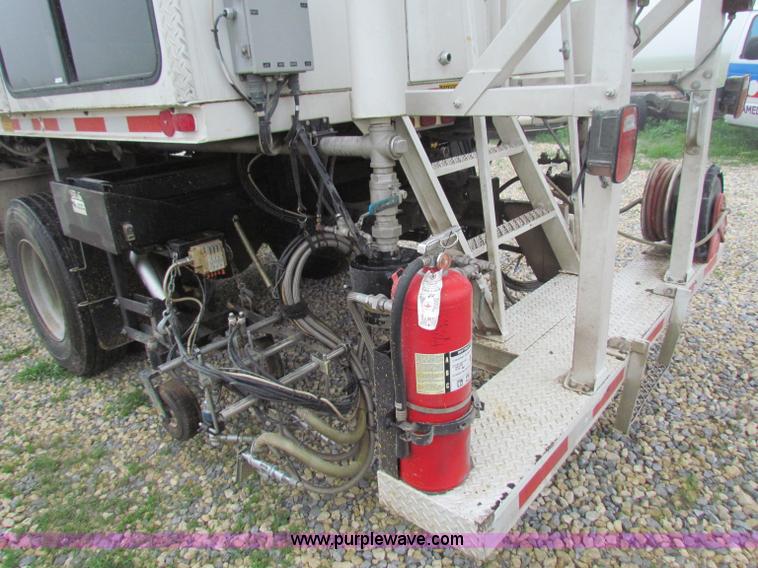 image for item B7225 2006 GMC T8500 paint striper truck