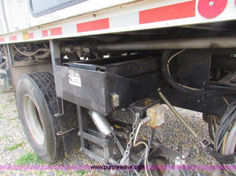 image for item B7225 2006 GMC T8500 paint striper truck