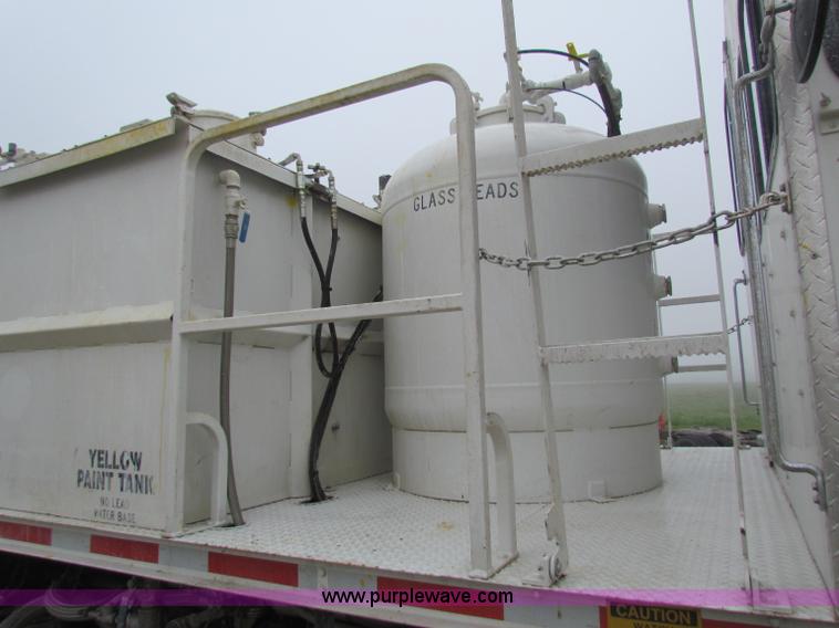 image for item B7225 2006 GMC T8500 paint striper truck