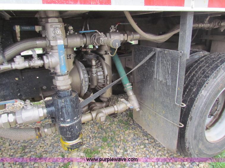 image for item B7225 2006 GMC T8500 paint striper truck