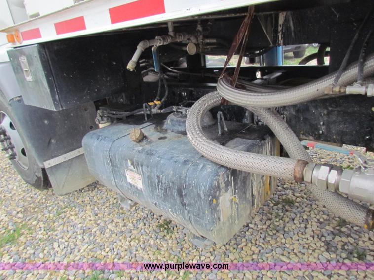 image for item B7225 2006 GMC T8500 paint striper truck