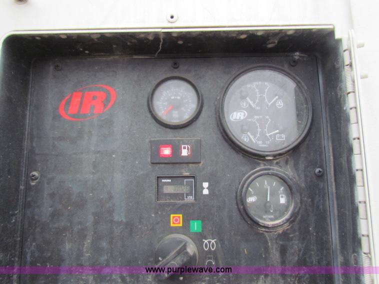 image for item B7225 2006 GMC T8500 paint striper truck