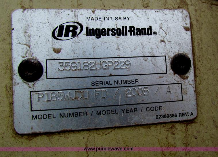 image for item B7225 2006 GMC T8500 paint striper truck