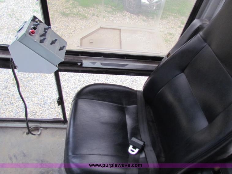 image for item B7225 2006 GMC T8500 paint striper truck