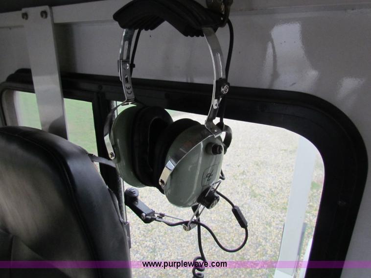 image for item B7225 2006 GMC T8500 paint striper truck