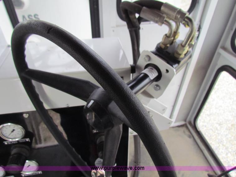 image for item B7225 2006 GMC T8500 paint striper truck