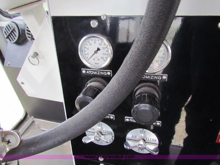 image for item B7225 2006 GMC T8500 paint striper truck