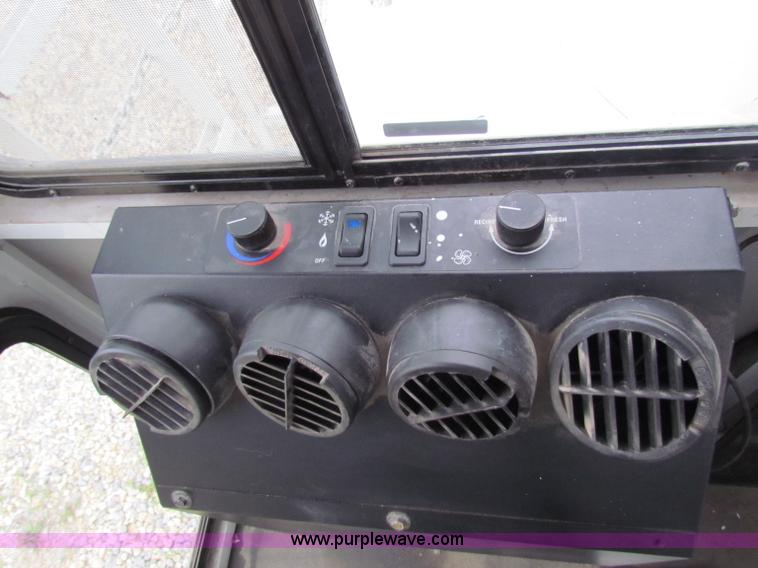 image for item B7225 2006 GMC T8500 paint striper truck