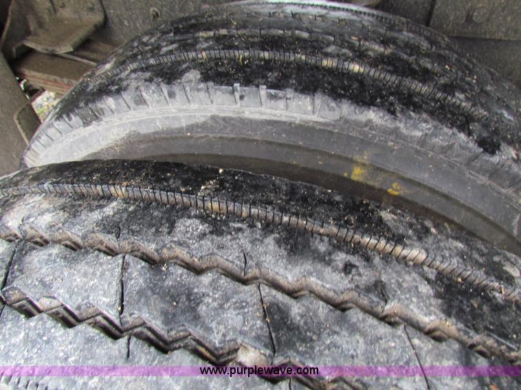 image for item B7225 2006 GMC T8500 paint striper truck