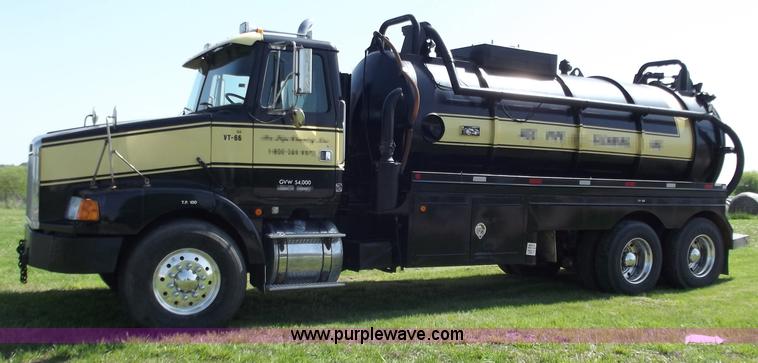 image for item B9207 1988 White WCA 647 vac truck