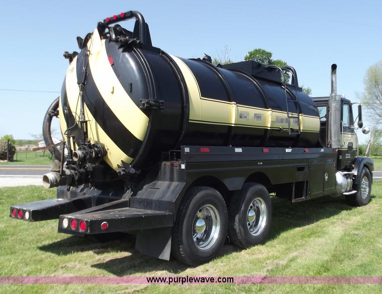 image for item B9207 1988 White WCA 647 vac truck