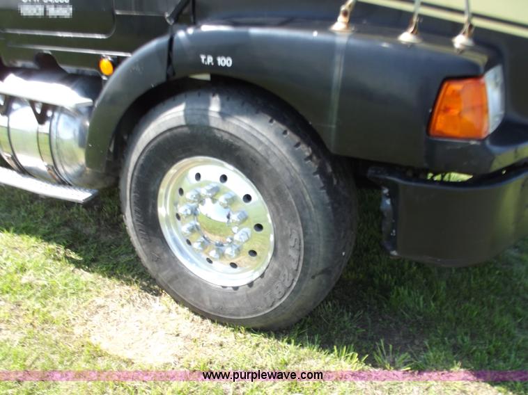 image for item B9207 1988 White WCA 647 vac truck