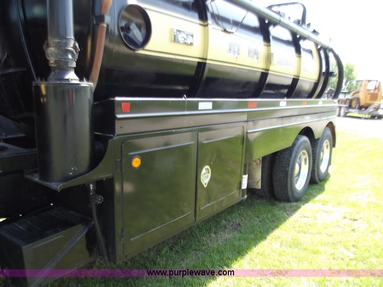 image for item B9207 1988 White WCA 647 vac truck