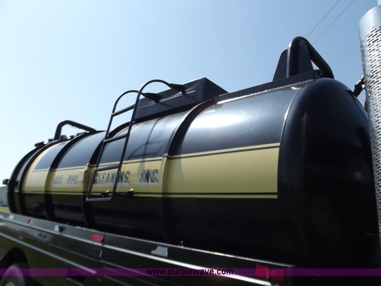 image for item B9207 1988 White WCA 647 vac truck