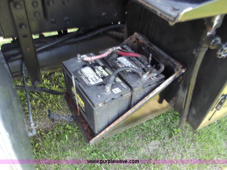 image for item B9207 1988 White WCA 647 vac truck